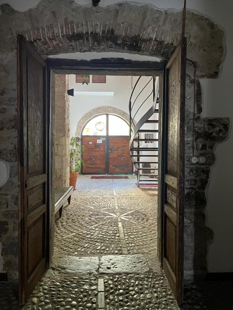 Bed and Breakfast Domus Vela à Fornelli Extérieur photo